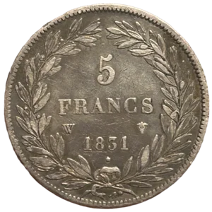 Tête laurée de Louis Philippe Ier à droite.