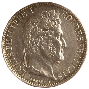 Tête laurée de Louis Philippe Ier à gauche.