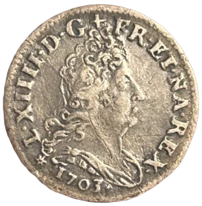 Buste de Louis XIV à droite.