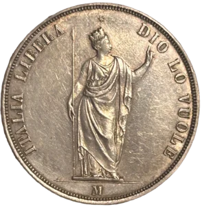 L'Italie drapée, pourtant une coiffe tourelée, debout de face, levant la main droite et tenant une javeline.