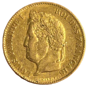 Tête nue de Louis Philippe Ier à gauche.