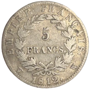 L'inscription "5francs" entourée d'une couronne de laurier.