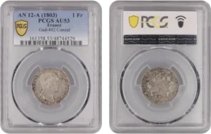 Tête nue de Napoléon Bonaparte à droite.