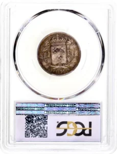 Écu de France couronné et entouré d'une couronne végétale.