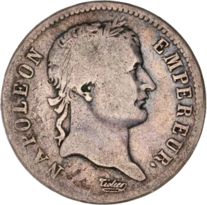 Tête laurée de Napoléon Ier à droite.