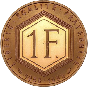 La mention 1F dans un hexagone.