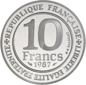 Hugues Capet en pied devant un champ semé de croisettes.