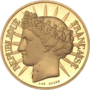 Tête de la République à gauche couronnée d'une multitude d'enfants.