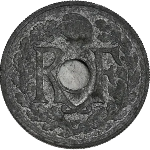 Bonnet phrygien dans une couronne formée de deux branches de chêne