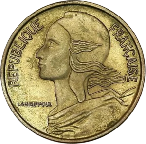 Portrait de la Marianne à gauche.