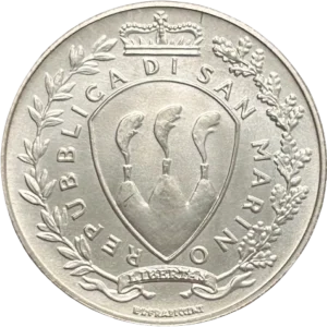 Trois femmes dans les figures allégoriques de «l'indépendance», «tolérance» et «liberté»; un félin au pied de l'une d'entre elle.