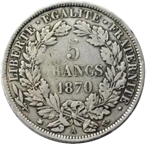L'inscription "5 francs 1870" dans une couronne végétale.