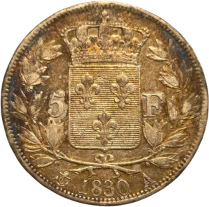 Ecu de France couronné et entouré d'une couronne de laurier.