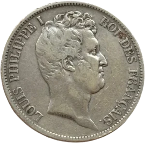 Tête nue de Louis Philippe Ier à droite.