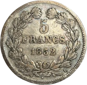 L'inscription "5 francs 1832" entouré d'une couronne de laurier et de chêne.