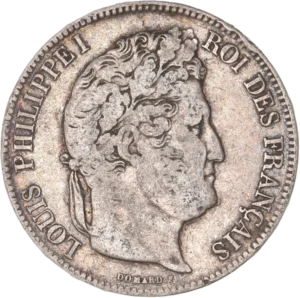 Tête laurée de Louis Philippe Ier à droite.