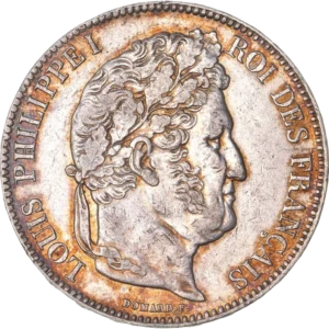 Tête laurée de Louis Philippe Ier à droite.