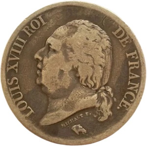 Tête nue de Louis XVIII à gauche.