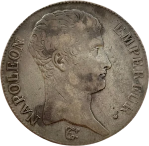 Tête nue de Napoléon Ier à droite.