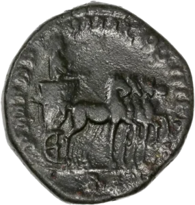 L'empereur menant un quadrige à droite.