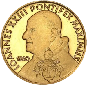 Buste de Jean XXIII à gauche.