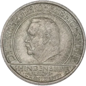 Tête nue d'Hindenburg à gauche.