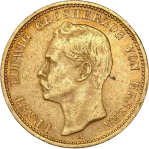 Tête nue d'Ernest Louis à Gauche.