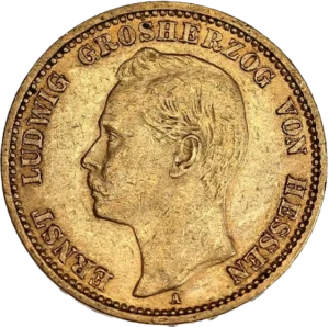 Tête nue d'Ernest Louis à Gauche.