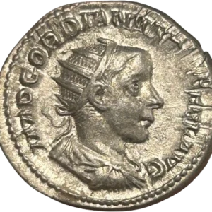 Buste radié et cuirassé de Gordien III à droite.