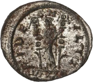 Fides, debout à gauche, entre deux étendards militaire.