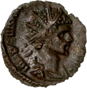 Buste radié, drapé et cuirassé de Quintille à droite.