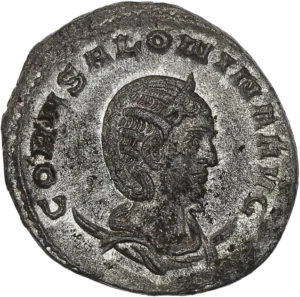 Buste diadémé et drapé de Salonine à droite, posé sur un croissant.