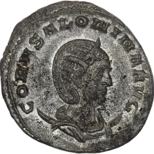 Buste diadémé et drapé de Salonine à droite, posé sur un croissant.