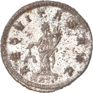 L'Equité debout à gauche, tenant une balance et une corne d'abondance.