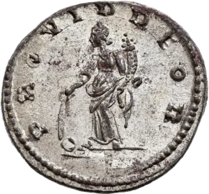 Providentia debout à gauche, tenant une baguette placée au-dessus d'un globe et une corne d'abondance.