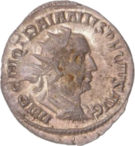 Buste drapé, cuirassé et diadémé de Trajan Dèce à droite.