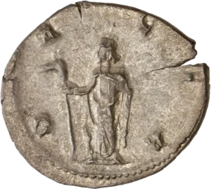 L'allégorie de la Dacie tournée à gauche et tenant un carnyx.