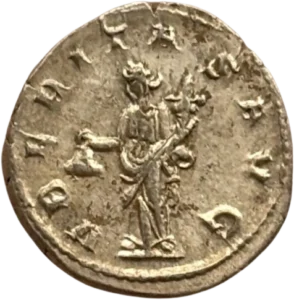 Uberitas (la Fertilité) debout à gauche tenant une bourse et une corne d'abondance.