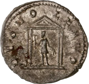 Vulcain debout à gauche dans un temple tétrastyle à fronton triangulaire, coiffé du bonnet conique, tenant un marteau et des tenailles.