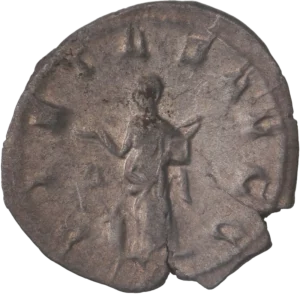 Pietas voilée et diadémée debout, versant de l'encens au-dessus d'un autel allumé .