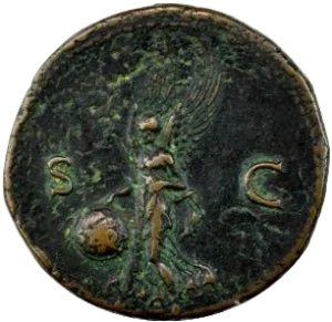 La Victoire ailée, tournée à gauche, tenant un bouclier.