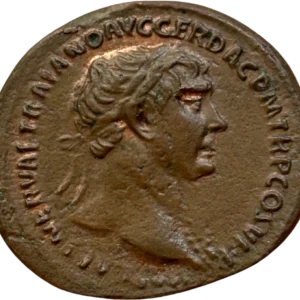 Tête laurée de Trajan à droite.