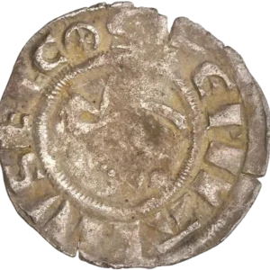 Tête mitrée d'Etienne à gauche.