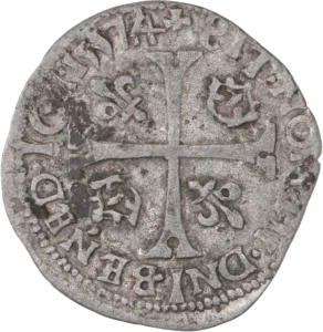 Croix accostée de lis et de couronnes.