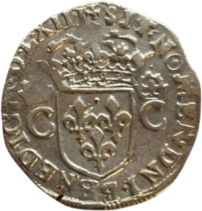 Écu de France couronné accosté de deux C couronnés