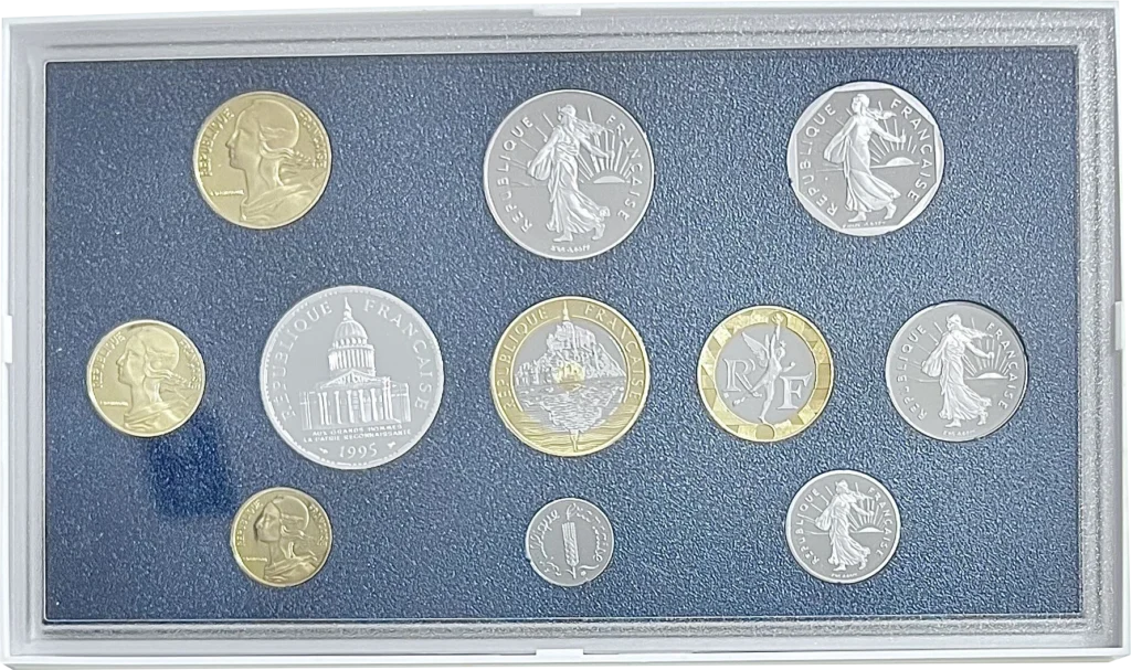 Coffret belle épreuve de la Monnaie de Paris, contenant les monnaies habituelles ainsi qu'une la monnaie de 1 centime épi.Coffret émis à 6000 exemplaires.Note : Numéro de certificat 3128.Bon état général.