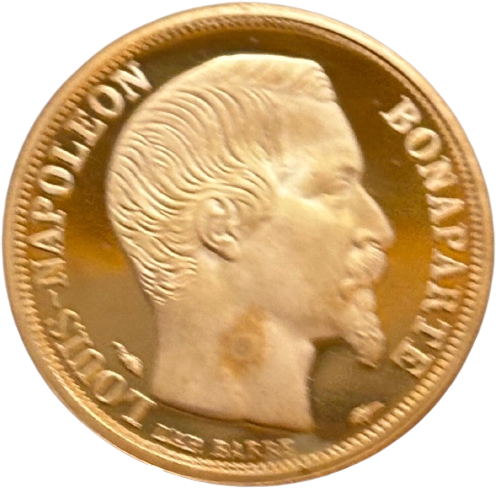 Coffret collection de la Monnaie de Paris.Ce coffret comporte trois pièces commémoratives (1852-1992) reprenant la gravure du type de 1852.Coffret frappé en Belle Épreuve (Proof). Numéro de certificat 450.Note : De Légères trace de doigts sont présent sur nos exemplaires.Tirage connu :-50 Francs : 2000 exemplaires-20 Francs : 4000 exemplaires-10 Francs : 6000 exemplaires.