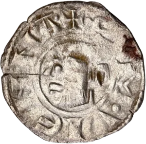 Tête de Saint Maurice à gauche.