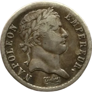 Buste laurée de Napoléon Ier à droite.