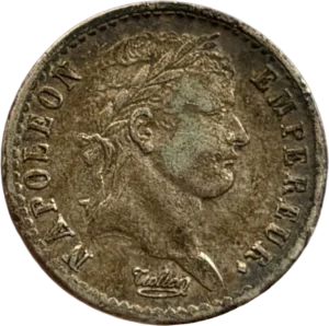 Buste laurée de Napoléon Ier à droite.